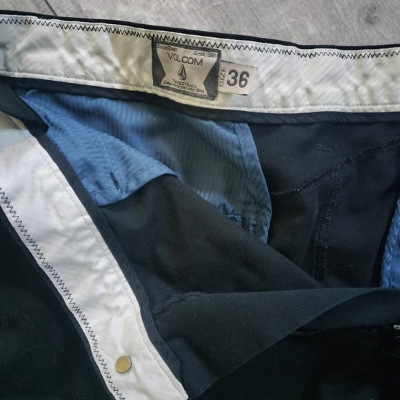 Men's Volcom Chino short - Picture 2 of 3